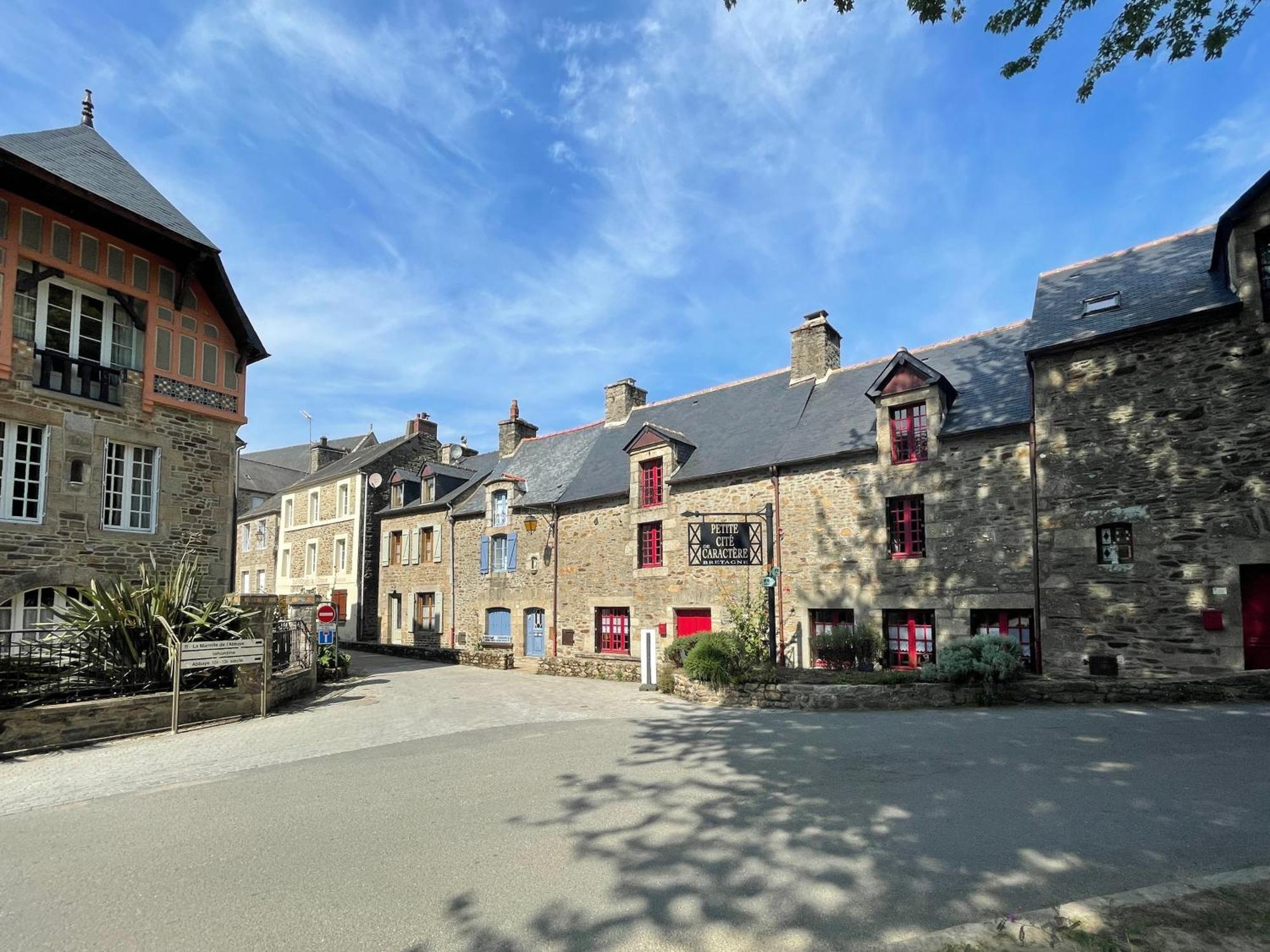 Impasse Des Mysteres - La Maison Des Sorciers Lehon/Dinan Kültér fotó